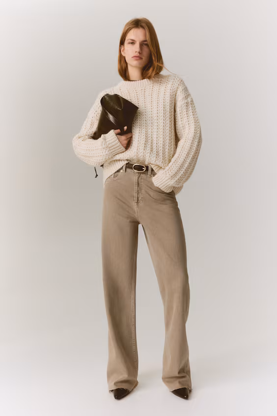 Свитер из вязаной ткани