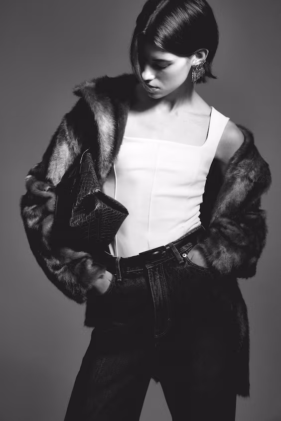 Топ без рукавов с квадратным вырезом