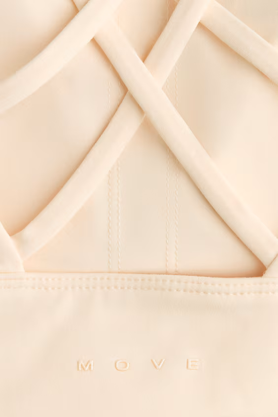 Спортивный бюстгальтер medium support с технологией softmove™