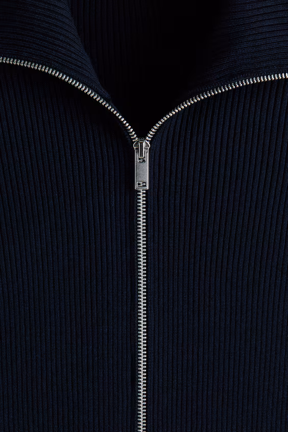Узкая свитерная куртка в рубчик slim fit