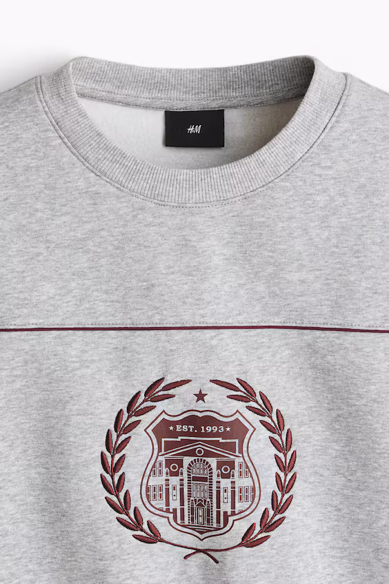 Толстовка свободного кроя