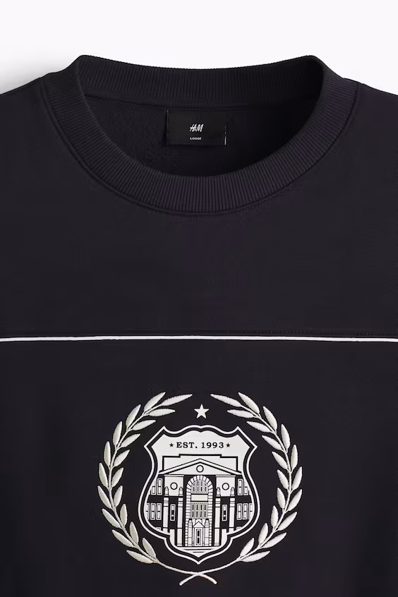 Толстовка свободного кроя