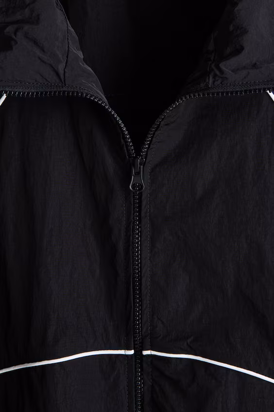 Спортивная куртка с блоками цвета