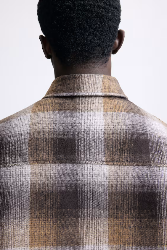 Рубашка на пуговицах комфортного кроя