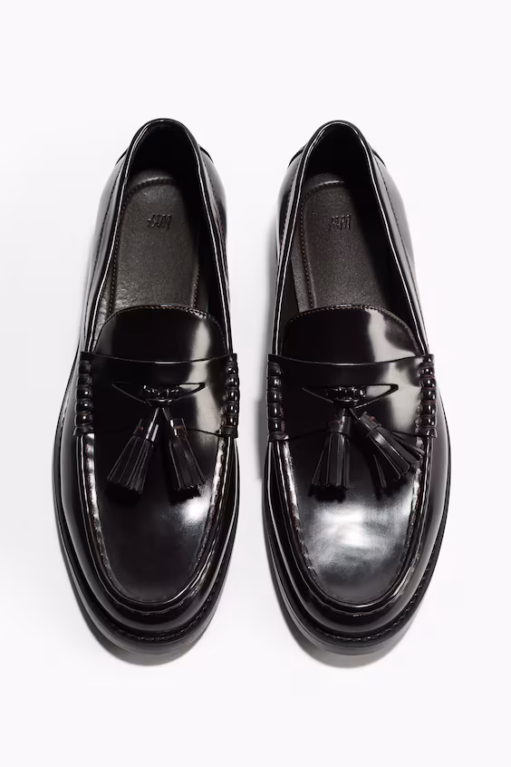 Мокасины с вырезом и бахромой