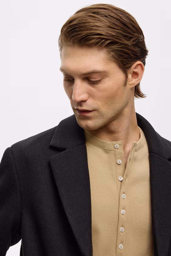 Длинное пальто с застежкой на пуговицы