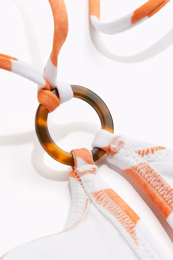 Топ бандо с уплотненными чашками и галстуками на шее