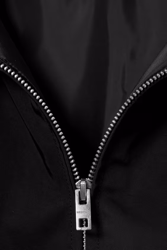 Пальто с широкой застежкой