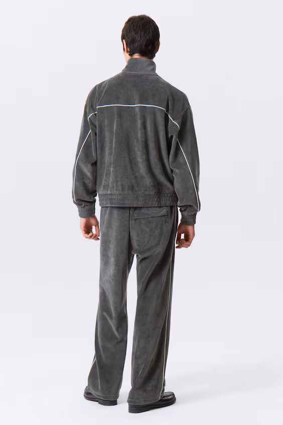 Спортивная толстовка из вельвета