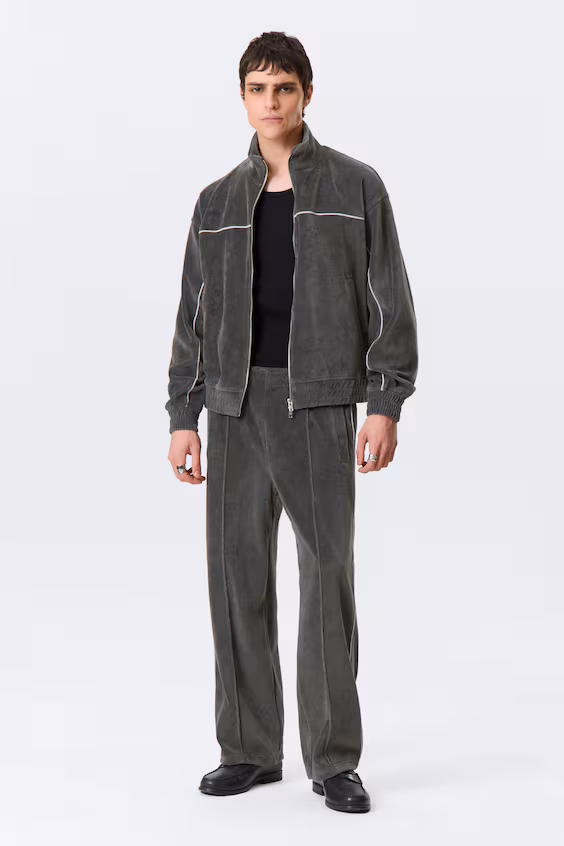 Спортивная толстовка из вельвета