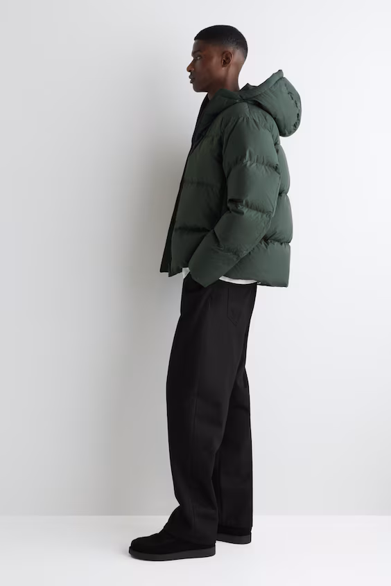 Стеганый пуховик с капюшоном