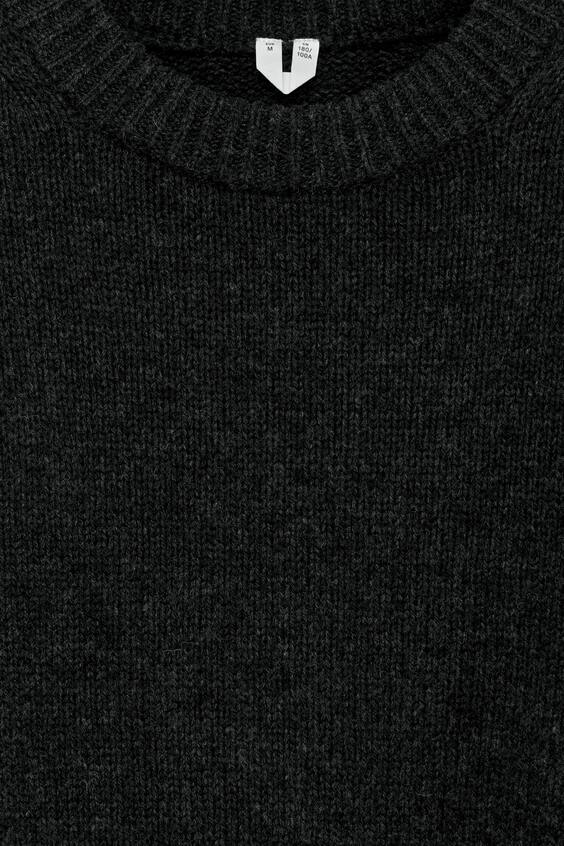 Тяжелый свитер из шерсти