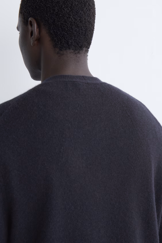 Кашемировый кардиган с вырезом лодочкой