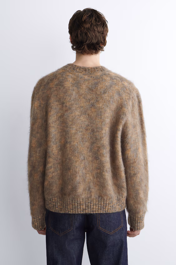 Свитер с круглым воротом из мохера