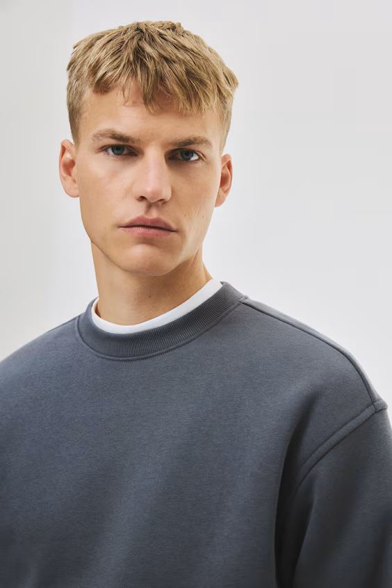 Свитшот свободного кроя