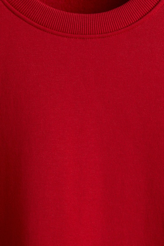 Свитшот свободного кроя