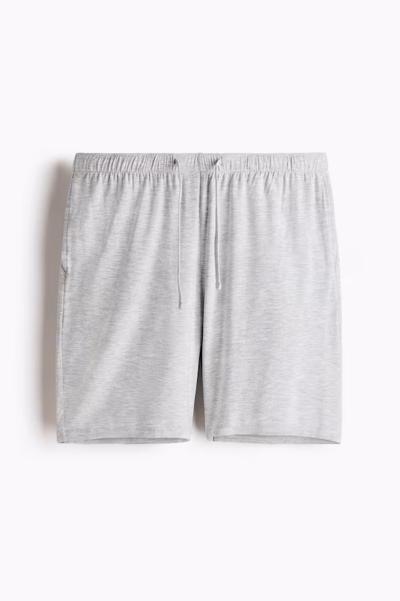 Пижама из футболки и шорты из джерси