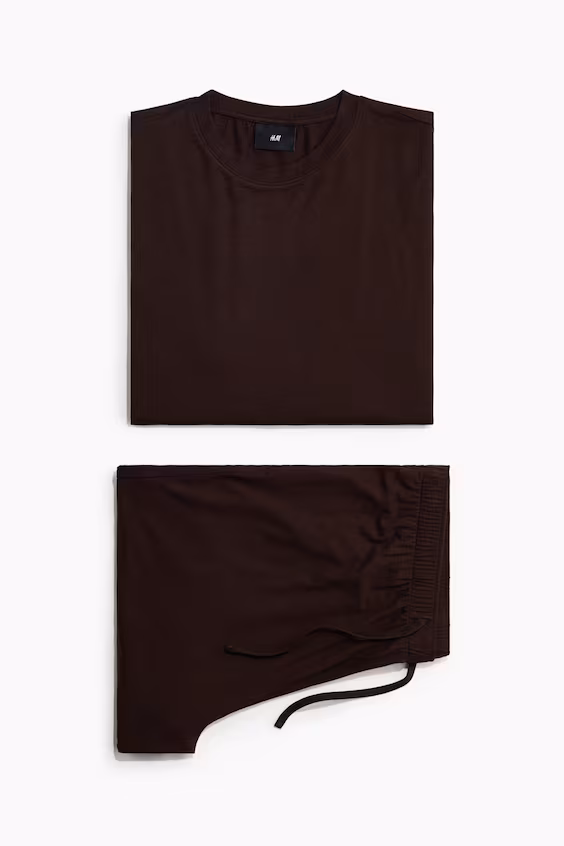 Пижама из футболки и шорт из джерси