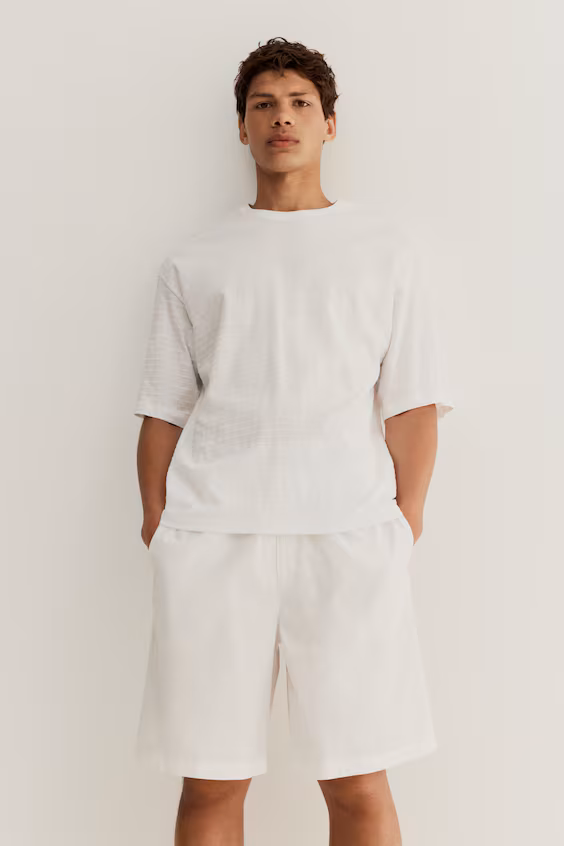 Пижама с футболкой и шортами