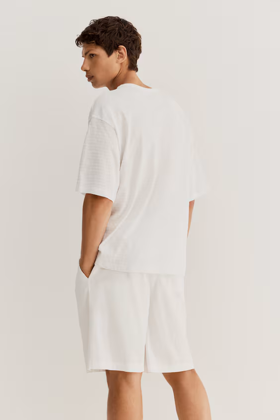 Пижама с футболкой и шортами