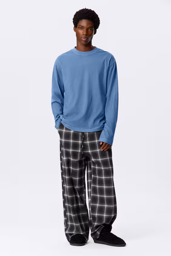 Пижамная футболка с длинным рукавом комфортного покроя