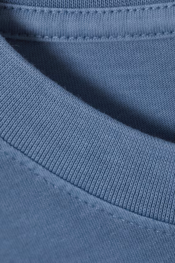 Пижамная футболка с длинным рукавом комфортного покроя