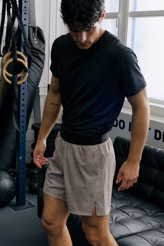 Шорты для спорта средней длины с технологией drymove™