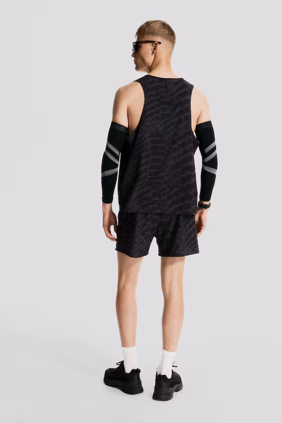 Шорты для занятий спортом короткие с технологией drymove™