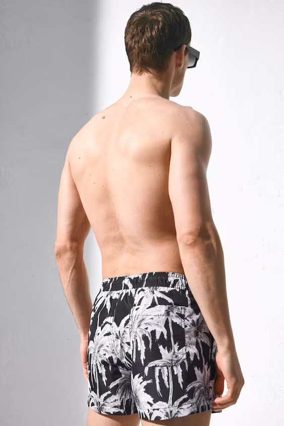 Плавки в ананасовом рисунке