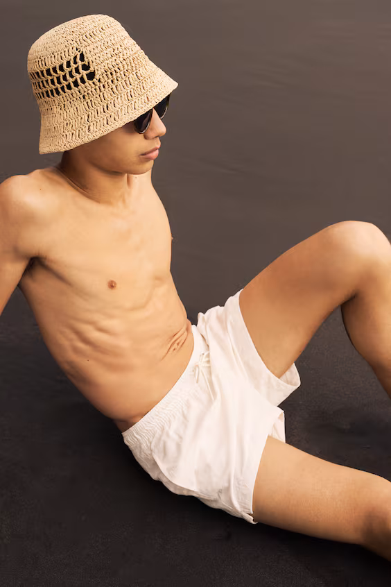 Плавательные шорты с вышитым узором