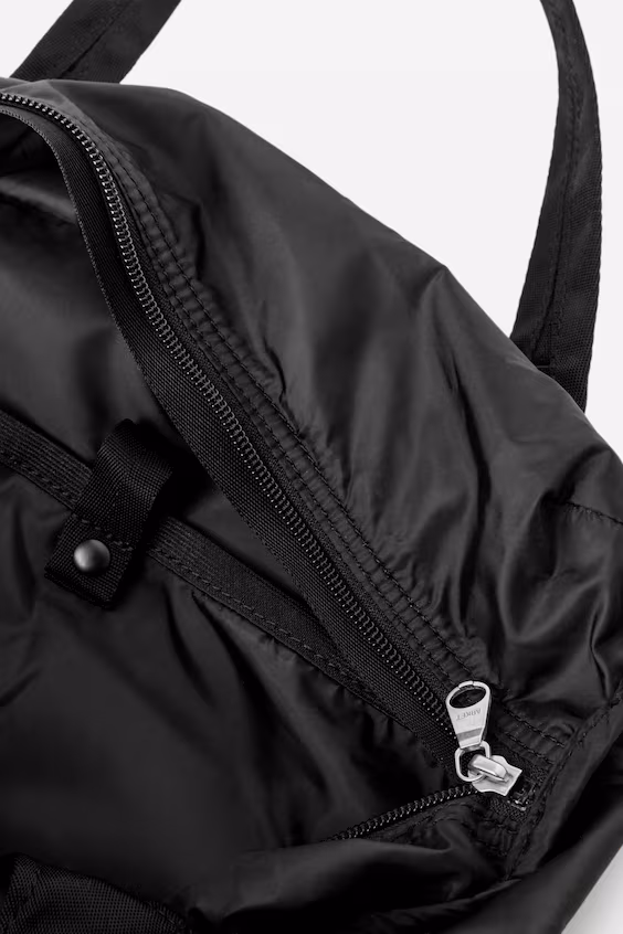 Рюкзак-тоут, который можно носить 2 способами