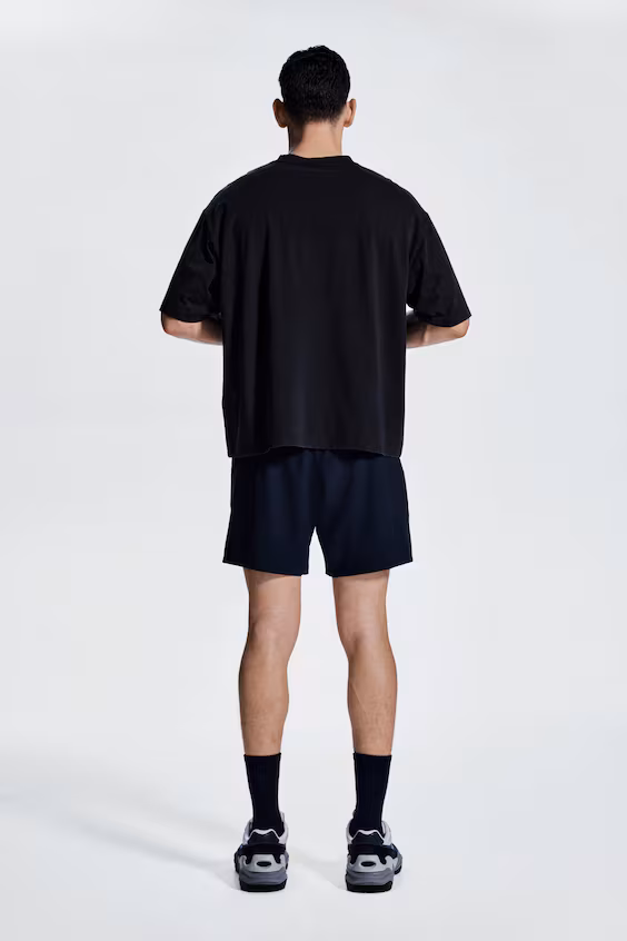 Спортивные шорты средней длины с технологией drymove™