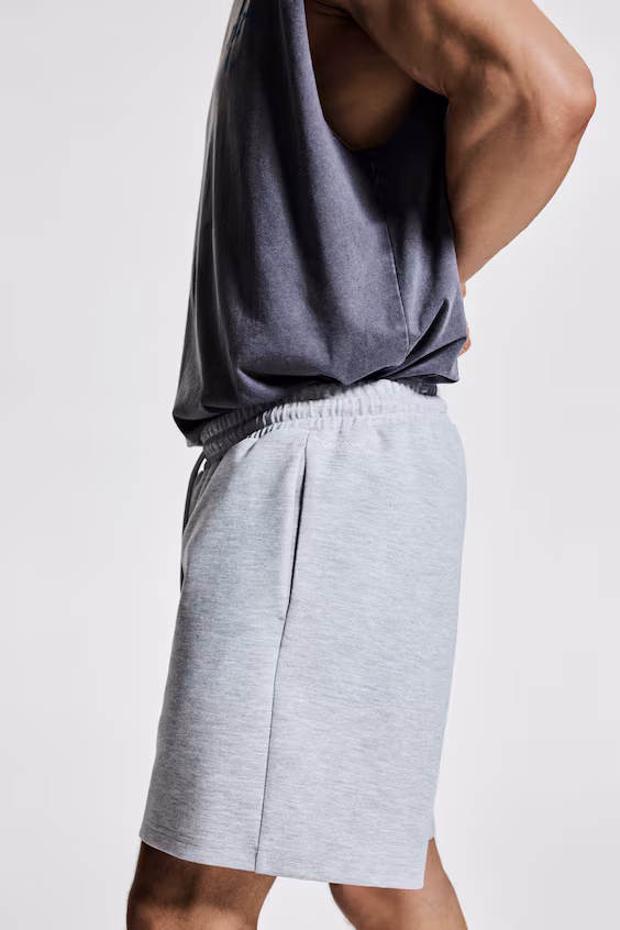 Шорты спортивные средней длины с технологией drymove™
