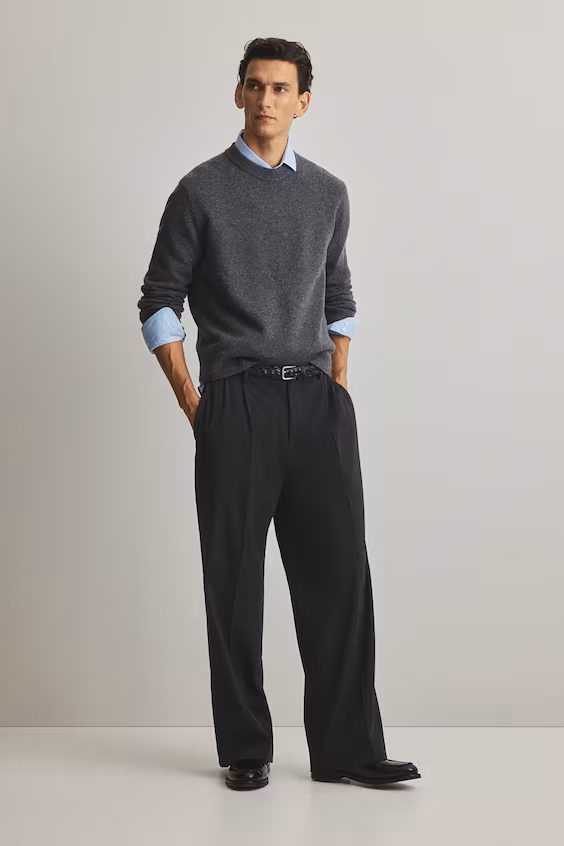 Свитер из тонкой шерстяной пряжи стандартного кроя