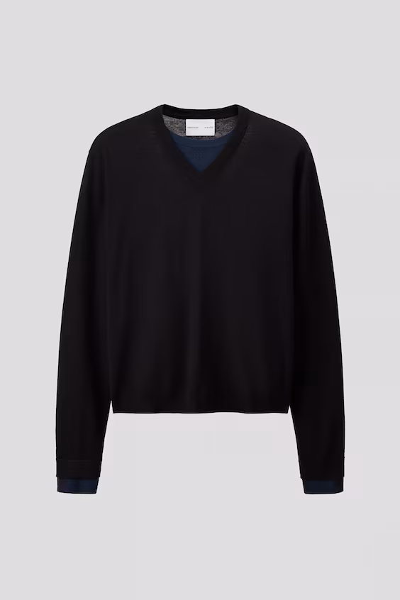 Свитер из тонкой вязаной шерсти стандартного кроя