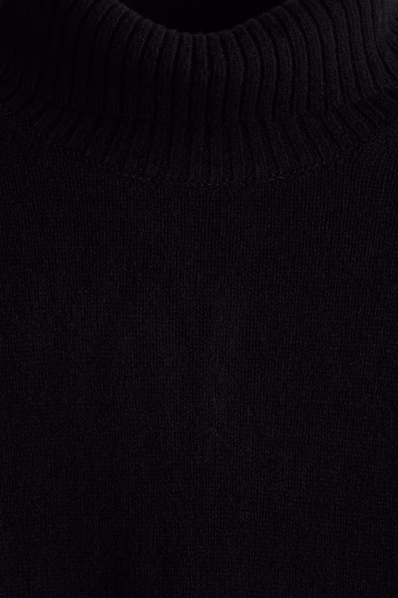 Свитер из шерсти прямого кроя