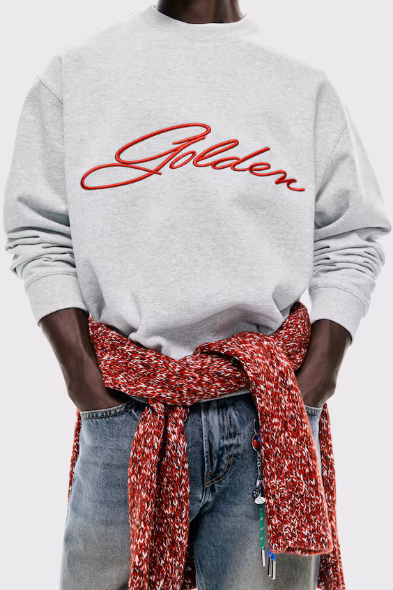 Свитшот свободного кроя