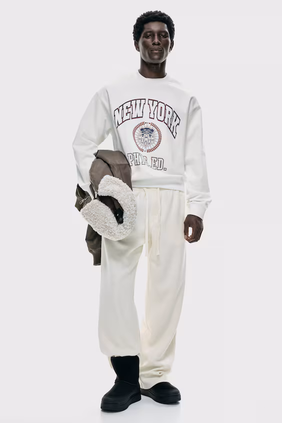 Толстовка свободного кроя