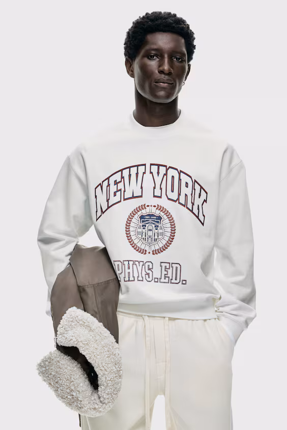 Толстовка свободного кроя