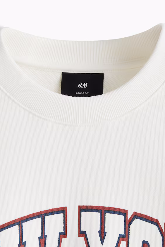 Толстовка свободного кроя