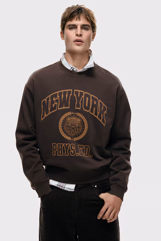 Свитшот свободного кроя