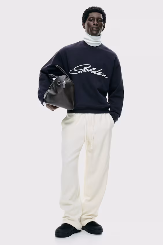 Свитшот свободного кроя