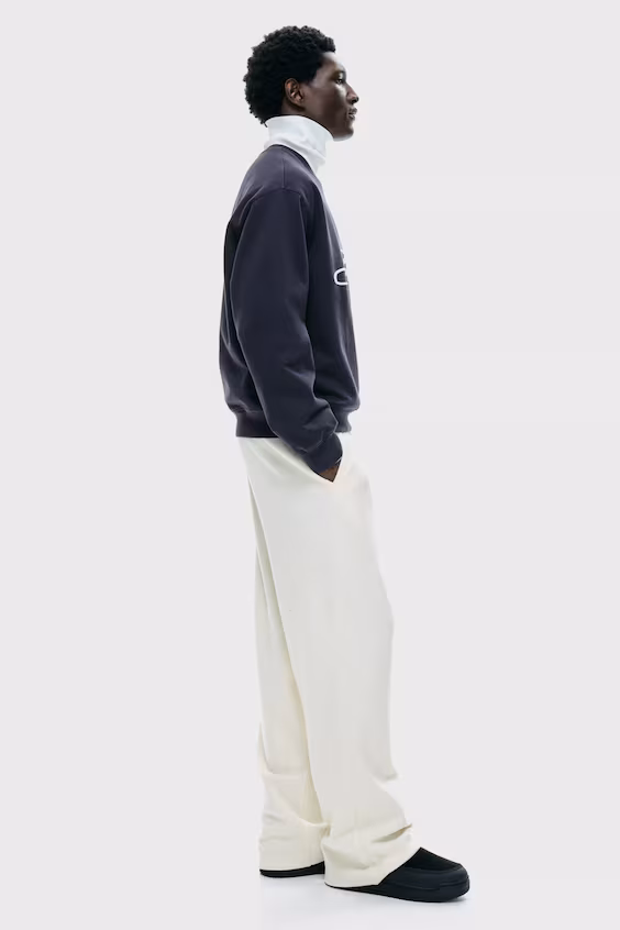 Свитшот свободного кроя