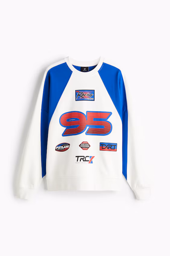 Свитшот в модели oversized fit с принтами