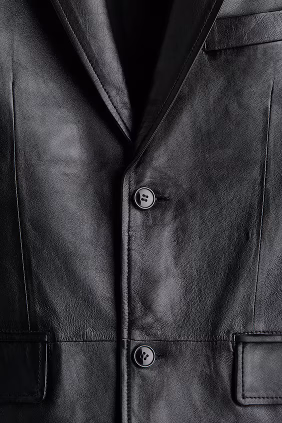 Кожаный пиджак стандартного кроя