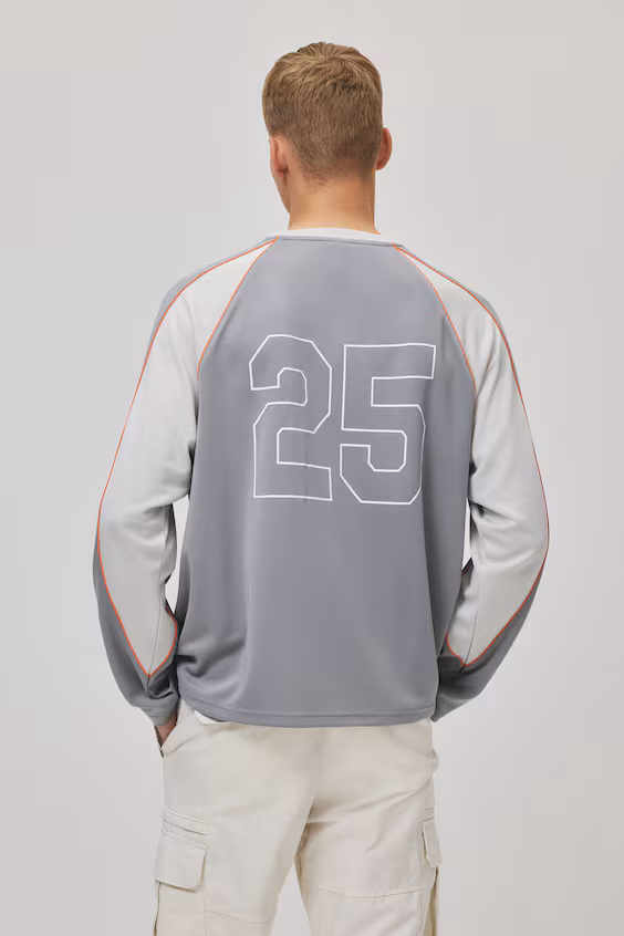 Свитер с длинными рукавами из сетчатого материала свободного кроя