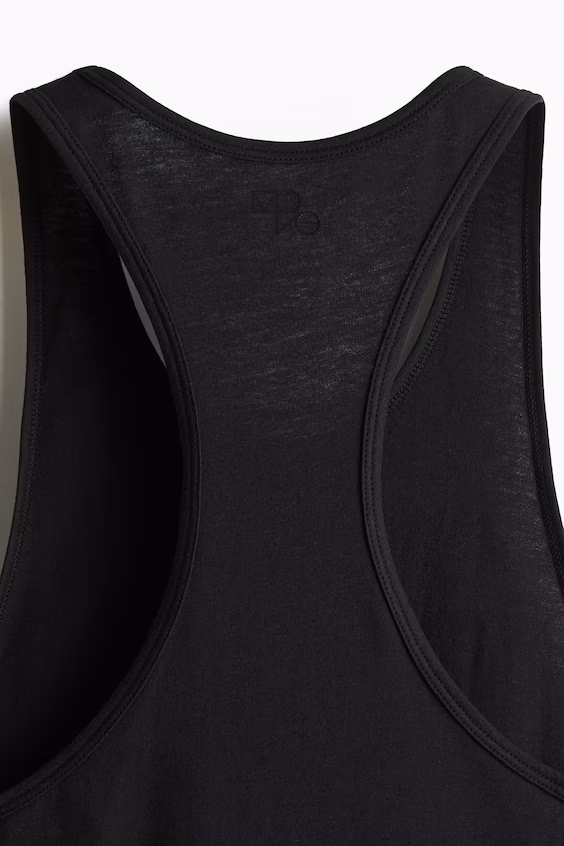 Топ для спорта с технологией drymove™ стандартного кроя