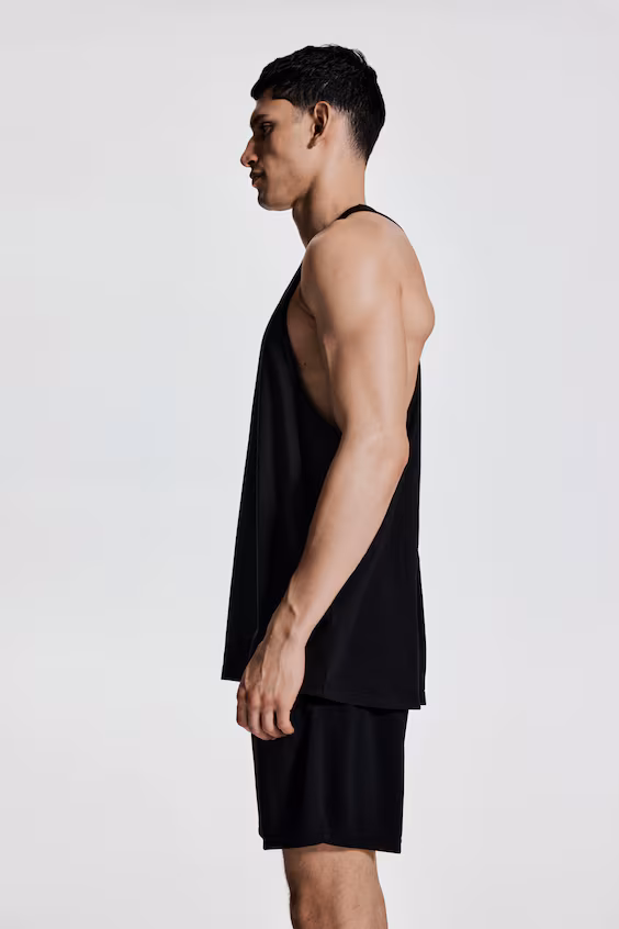 Топ для спорта с технологией drymove™ стандартного кроя