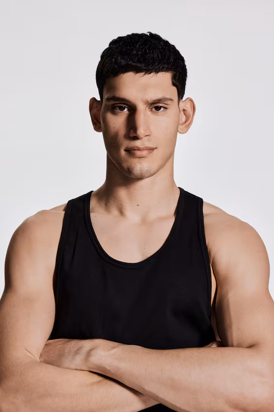 Топ для спорта с технологией drymove™ стандартного кроя