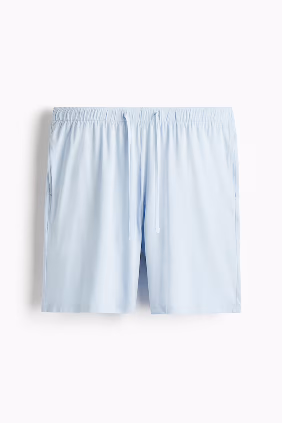 Пижама из футболки и шорт в стиле джерси